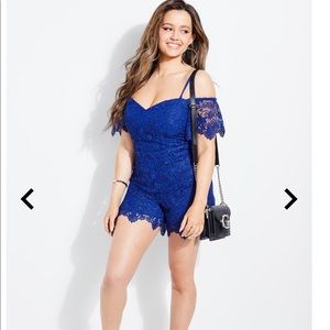 New guess villa crochet cold shoulder blue floral Romper 0 XS